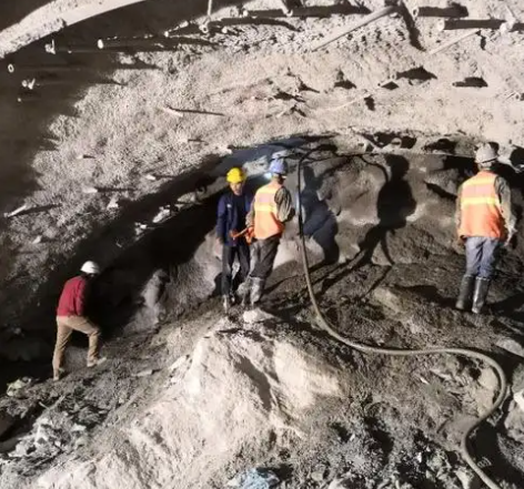 武邑拱顶带模注浆料的施工流程及注意事项